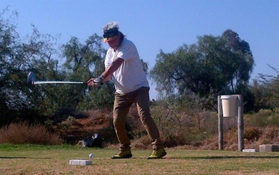 Van den Heever en Harmse wen gholf